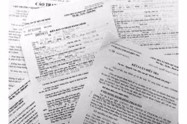 Các biên bản xử phạt chủ quán phở Nguyễn Văn Tấn - Ảnh: TL.