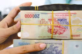 Theo lãnh đạo một ngân hàng, “Buôn tiền trong doanh nghiệp không phải chuyện lạ, doanh nghiệp chỉ cần vài chục tỉ đồng làm mồi là có thể buôn tiền”. Ảnh: Tuệ Doanh