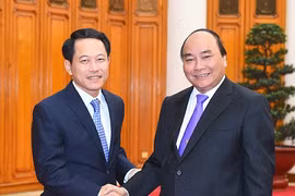 Thủ tướng Chính phủ Nguyễn Xuân Phúc tiếp Bộ trưởng Bộ Ngoại giao CHDCND Lào Saleumxay Kommasith.