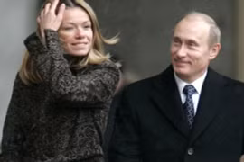 Tổng thống Nga Vladimir Putin luôn cố gắng tránh cho gia đình trước sự tò mò của truyền thông. Ảnh: Moscow Times