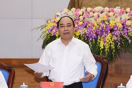 Thủ tướng Nguyễn Xuân Phúc phát biểu chỉ đạo tại phiên họp Chính phủ thường kỳ tháng 4/2016. Ảnh: VGP