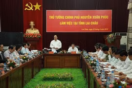 Thủ tướng Nguyễn Xuân Phúc chủ trì cuộc họp với lãnh đạo tỉnh Lai Châu chiều 22/4.