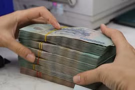 Nhiều người trong hội đồng quản trị ngân hàng nhận lương bạc tỷ mỗi năm. 