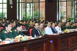 Thủ tướng Nguyễn Xuân Phúc tham dự Hội nghị Quân chính toàn quân 6 tháng đầu năm 2016.