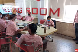 Họp tìm hướng sản xuất kinh doanh nhiều đơn vị được tiến hành quyết liệt (Ảnh: Hòa Bình)