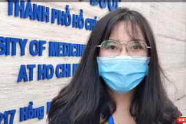 Sinh viên ĐH Y Dược TP.HCM tự hào được đi học trở lại giữa mùa dịch bệnh COVID-19 (Ảnh: Hòa Bình) 