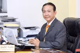 Luật sư Bùi Quốc Tuấn (Đoàn Luật sư TP.HCM) trao đổi về trách nhiệm của DN khi có nhiều khách hàng ngộ độc (Ảnh: HB) 