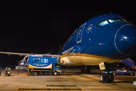 Phi công người Anh hồi hương trên dòng máy bay hiện đại nhất của hãng Boeing mà mình từng cầm lái. Ảnh: Zing