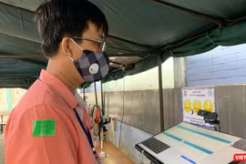 Ki ốt khai báo y tế tại cổng BV Nguyễn Tri Phương (Ảnh: SYT) 