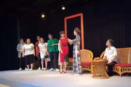 Các nghệ sĩ mang tới mùa kịch Tết vở diễn "Giao kèo sống thật" 