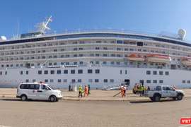 Tàu du lịch Crystal Symphony nhập cảnh vào TP.HCM hôm 22/2 (Ảnh: Trung tâm Kiểm dịch y tế quốc tế TP.HCM) 