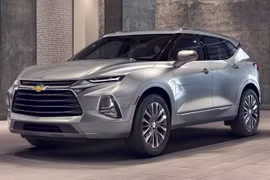 Nhìn thoáng qua, Chevrolet Blazer có nhiều thiết kế khá giống với mẫu Hyundai Santa Fe 2019, đặc biệt là thiết kế hệ thống chiếu sáng phía trước.