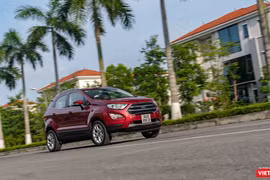 Với mức giá chênh lệch giữa hai phiên bản chỉ là 41 triệu đồng, EcoSport 1.0 AT sẽ đáng để lựa chọn hơn.