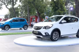 Hiện tại, VinFast mới chỉ nhận đơn đặt hàng và đến quý III năm 2019 mới có thể giao các mẫu ô tô tới tay khách hàng. Toàn bộ xe sẽ được lắp ráp tại Việt Nam (Ảnh: Nam Long)