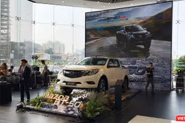 Mazda BT-50 hiện đang được Thaco phân phối gồm 3 tùy chọn động cơ như 2.2L MT, 2.2L AT, 3.2L AT và giờ có thêm một phiên bản nữa để đáp ứng nhu cầu sử dụng đa dạng của khách hàng.