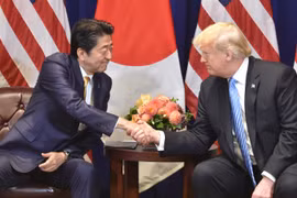 Phía Hoa Kỳ muốn có một thỏa thuận thương mại tự do hoàn toàn với Nhật Bản. (Ảnh: The Japan Times)