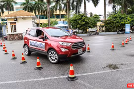 Chương trình "Hướng dẫn lái xe An toàn và Thân thiện với Môi trường” (DSFL) là một chương trình vì cộng đồng được Tập đoàn Ford và Ford Việt Nam tổ chức thường niên từ năm 2008.