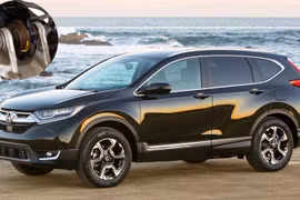 Khách hàng đang sử dụng xe CR-V 2018 chỉ còn cách là chờ hướng giải quyết từ Honda Việt Nam.