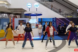 A Day With Dell được thiết kế gồm 4 khu trải nghiệm chính là Dell Entertain, Dell Work, Dell Create và Dell Game; qua đó thể hiện được hình ảnh quen thuộc của sản phẩm công nghệ trong cuộc sống thường ngày.