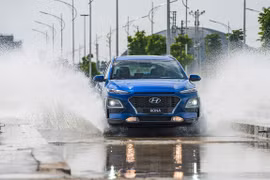 Vừa ra mắt, Hyundai Kona đã phả hơi nóng lên các đối thủ trong cùng phân khúc.
