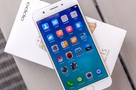 Oppo F1s.