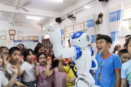 NAO mang đến giờ học tiếng Anh sôi động cho học sinh