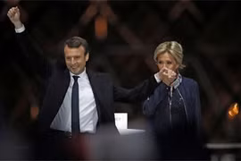 Tân Tổng thống Pháp Emmanuel Macron và đệ nhất Phu nhân Brigitte Macron
