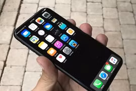 Bản mẫu iPhone 7 với thiết kế không viền, không nút Home cứng. Ảnh: BGR. 