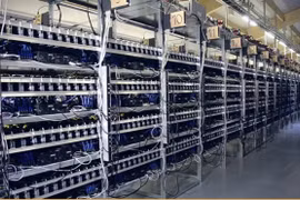 Máy đào Bitcoin không nằm trong danh mục cấm nhập khẩu. Ảnh: HQO.