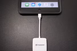 Smart Reader RDA2 có thể đọc được dữ liệu trên thẻ nhớ và chuyển vào iPhone ẢNH: TRANSCEND