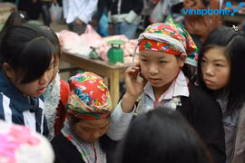 Tổng đài này hoàn toàn miễn phí cho khách hàng là đồng bào dân tộc thiểu số với thời gian phục vụ từ 6h đến 22 giờ hàng ngày, bao gồm cả ngày Lễ, Tết. Ảnh: V.N