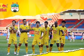 Công Phượng đã có cú đúp bàn thắng trong trận hòa 2-2. Ảnh HAGL.