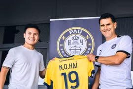Quang Hải chính thức gia nhập CLB Pau FC (Ligue 2 - Pháp). Ảnh FBCN.