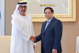 Thủ tướng Phạm Minh Chính tiếp Giám đốc Cơ quan Đầu tư Abu Dhabi (ADIA) Sheikh Hamed bin Zayed Al Nahyan. Ảnh: VGP/Nhật Bắc.