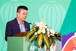 Ông Nguyễn Hồng Thắng, Giám đốc Trung tâm Internet Việt Nam (VNNIC) phát biểu tại Hội nghị Thành viên lần thứ 60 của Trung tâm thông tin mạng châu Á - Thái Bình Dương (APNIC 60)