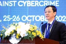 Thứ trưởng Nguyễn Tri Thức: Thay vì cấm đoán, cha mẹ nên đồng hành cùng con trên hành trình số