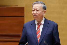 Nhà báo