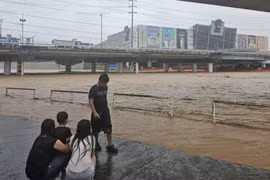 Bão Yagi đã càn quét qua Philippines, gây sạt lở nghiêm trọng và ngập lụt nặng. Ảnh: Inquirer