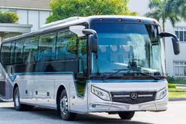Thaco Auto xuất khẩu xe Bus cao cấp Mercedes-Benz RS 1936 sang thị trường Thái Lan