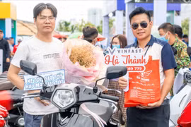 Nhiều bạn trẻ TP.HCM chốt đổi xe xăng sang xe máy điện VinFast vì thiết kế đẹp, cảm giác lái tốt