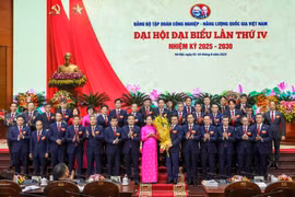Chào mừng Đại hội đại biểu Đảng bộ Tập đoàn Công nghiệp - Năng lượng Quốc gia Việt Nam lần thứ IV