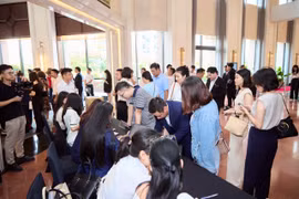  Gần 1.000 khách hàng “săn" 300 căn hộ view biển tại Regal Residence Đồng Hới