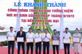 Khánh thành Khu tưởng niệm thanh niên xung phong hy sinh tại bến phà Long Đại