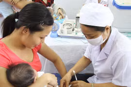 Sẵn sàng trang thiết bị hiện đại và nhân lực để chống dịch bệnh bạch hầu. Ảnh: Internet