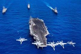 Cụm tác chiến tàu sân bay Mỹ Carl Vinson đang tập trận chống ngầm cùng hải quân Nhật trên Biển Đông