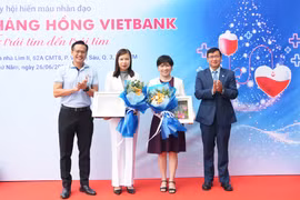 Hơn 200 CBNV tham gia hiến máu tình nguyện ''Tháng hồng VietBank''