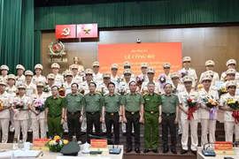Đại tướng Lương Tam Quang trao quyết định cho 34 giám đốc công an tỉnh, thành phố