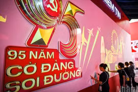 Nhà báo