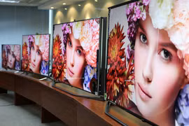 TV 4K UltraHD sở hữu màn siêu nét khi có độ phân giải 8 triệu điểm ảnh, cao gấp 4 lần TV Full HD thông thường.