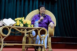 Tiến sĩ khoa học Đoàn Hương.